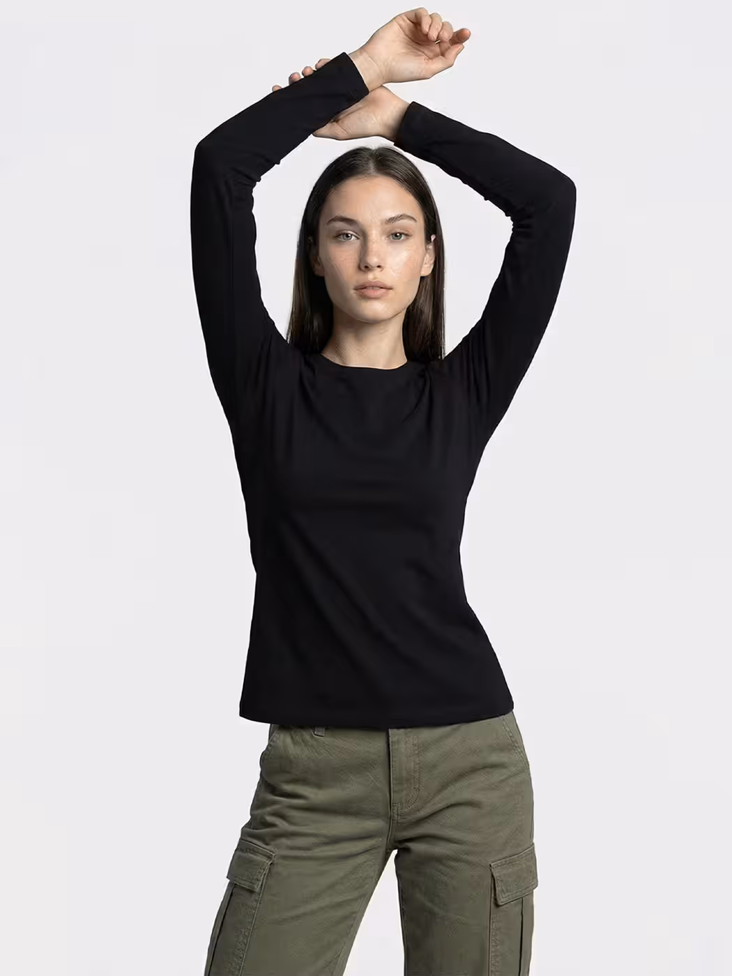 Women's Plain Black Full Sleeve Round Neck T-Shirt 5